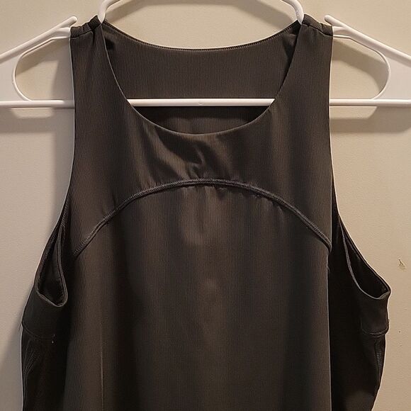 Spanx Go Lightly Green Ribbed Athletic Tank Top Small - Picture 3 of 8